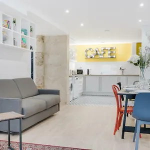 Loft Design For 8 People In Heart Of Appartement Paris
